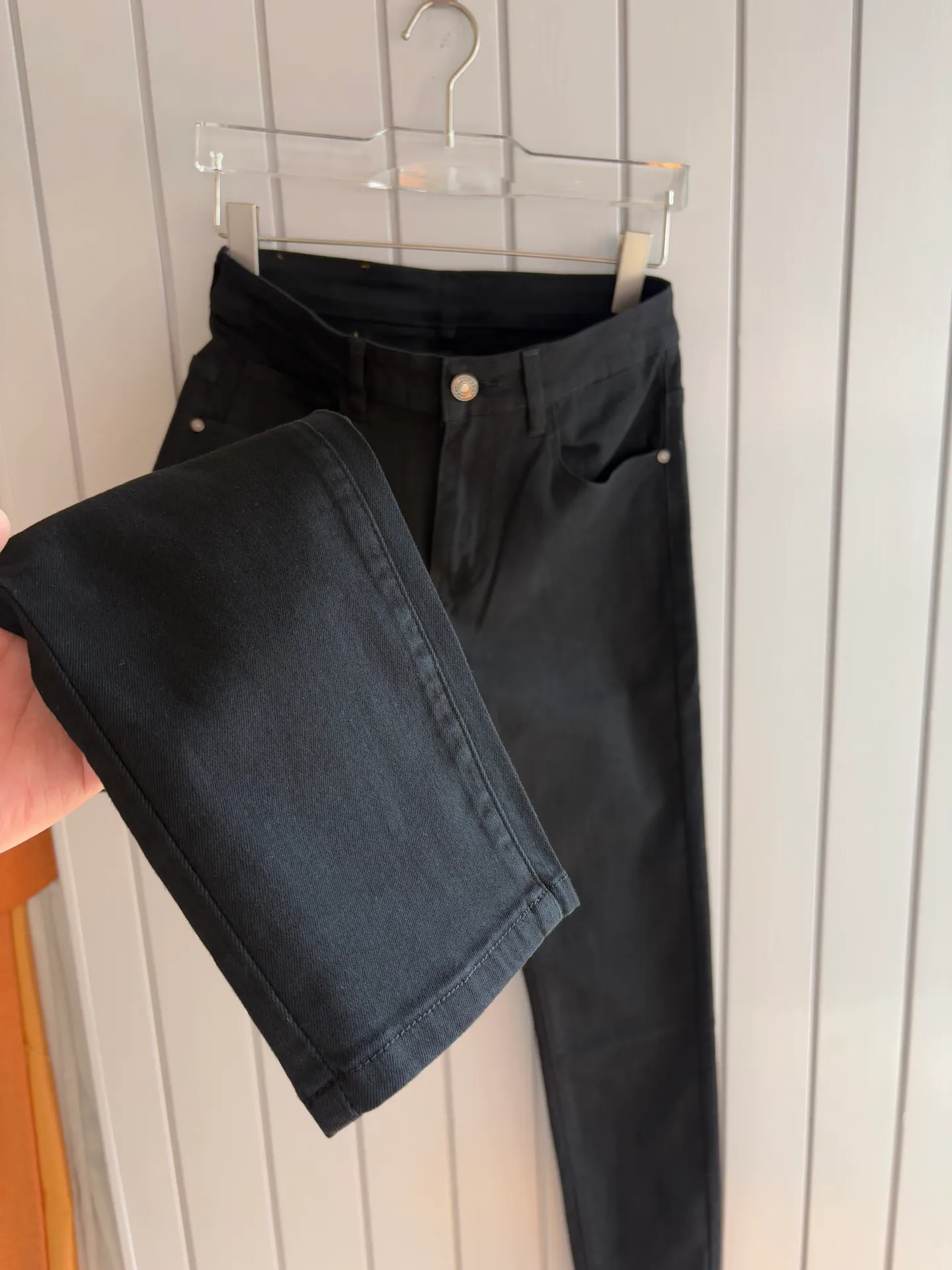 P240 A super stylish pair of jeans, customized original washed denim fabric, unique design, top-notch embroidered letter pattern logo, original hardware accessories decoration, an extremely outstanding pair of jeans, the materials and craftsmanship are extremely luxurious and exquisite, extremely high-grade, handsome and stylish upper body, recommended 👍, 005 code number: 29-38 but not 35; 37